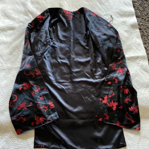 Beautiful black and red Jade East West kimono, size L. - Picture 7 of 8